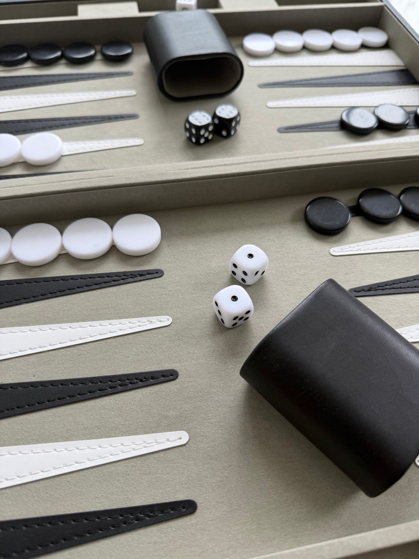 Luxury 15-Inch Backgammon Set with Black Leatherette Case