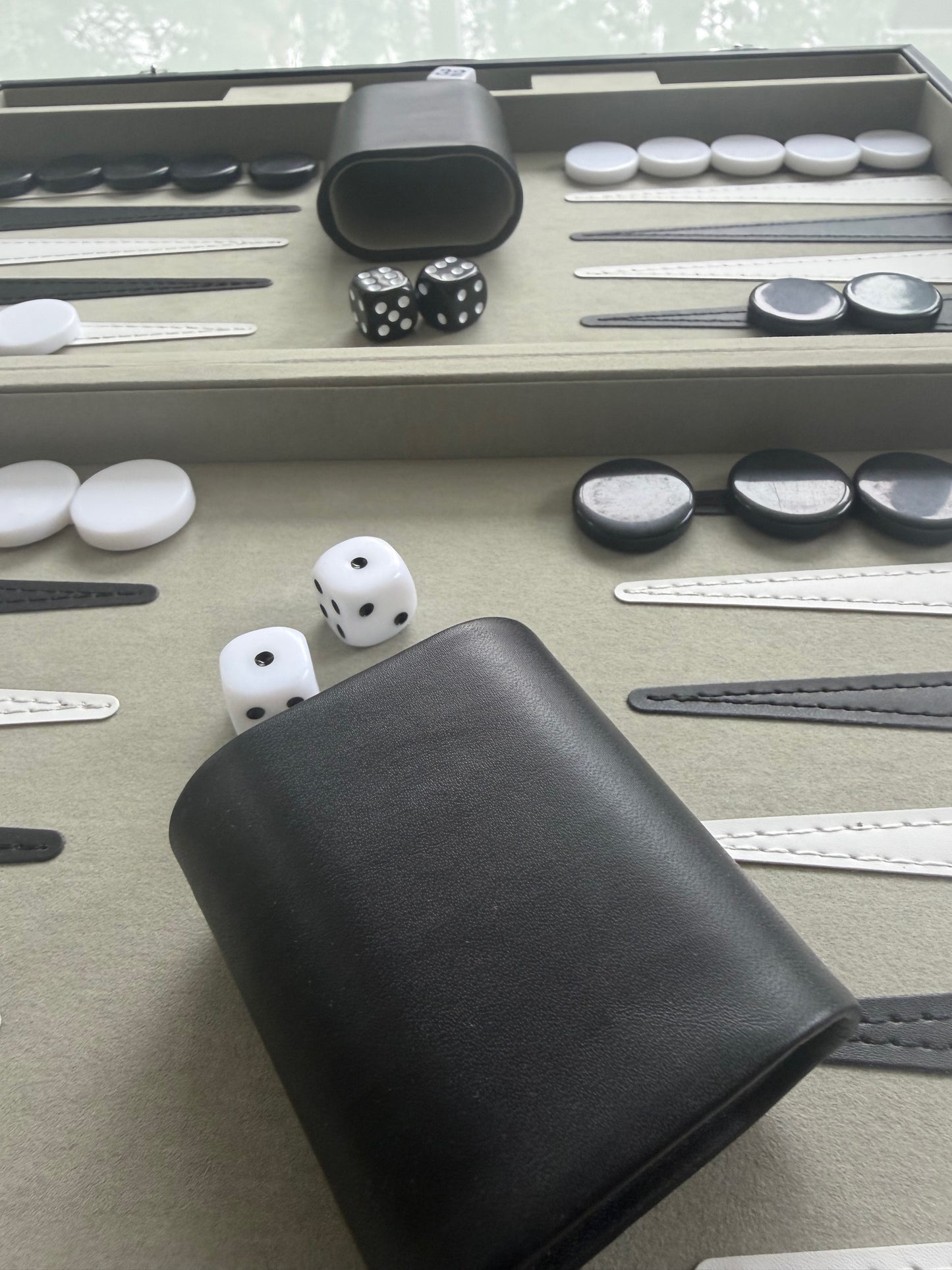 Luxury 15-Inch Backgammon Set with Black Leatherette Case